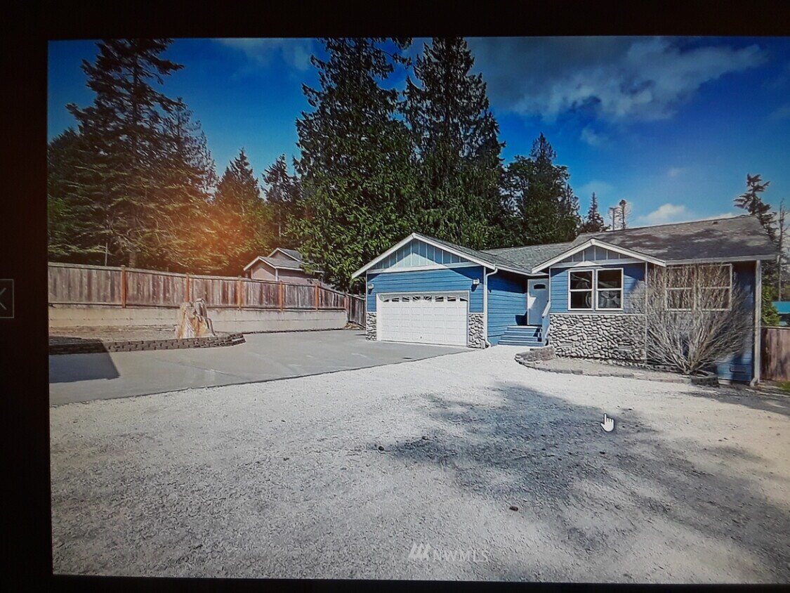 2086 S Firwood Ln, Camano Island, WA 98282 House Rental in Camano
