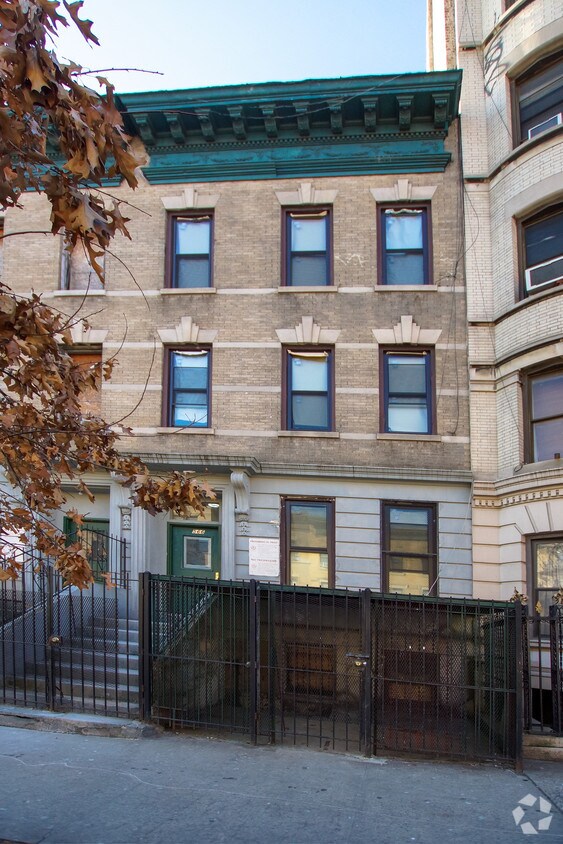 Building Photo - 566 W 183rd St