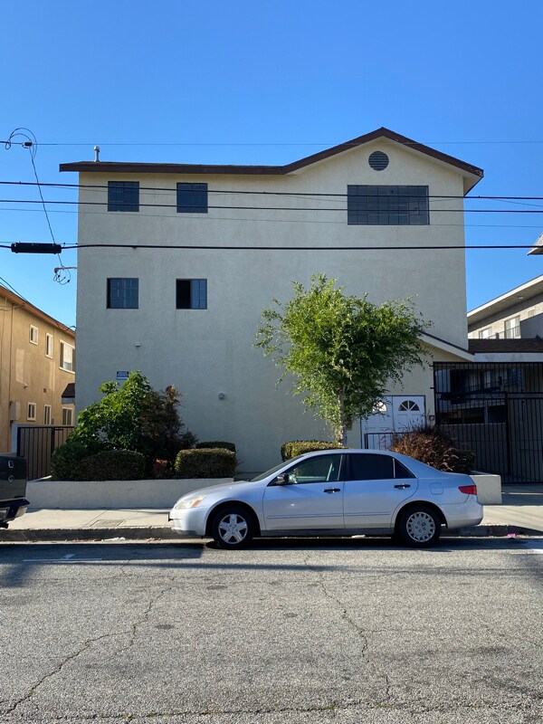 Primary Photo - 4063 W 130th St