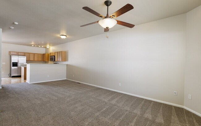 Foto del edificio - “Move-In Ready Townhome – November Rent Free!”