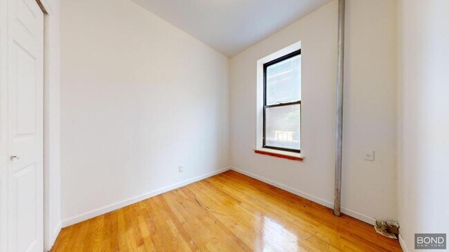 Building Photo - 3 bedroom in Manhattan NY 10003