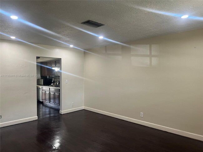Building Photo - 4120 Woodside Dr