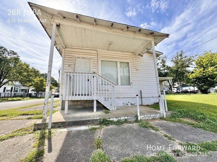 Primary Photo - 824 Bennett Ave