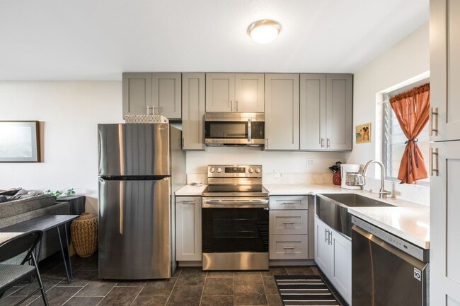 Building Photo - Furnished 1 Bedroom Condo in Kona Town