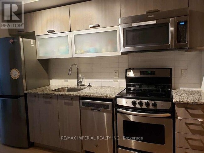 Building Photo - 68 Abell St