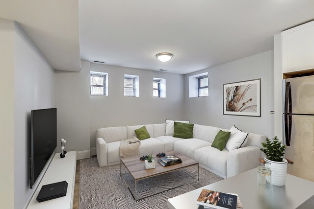 Foto del edificio - 320 W Evergreen Ave