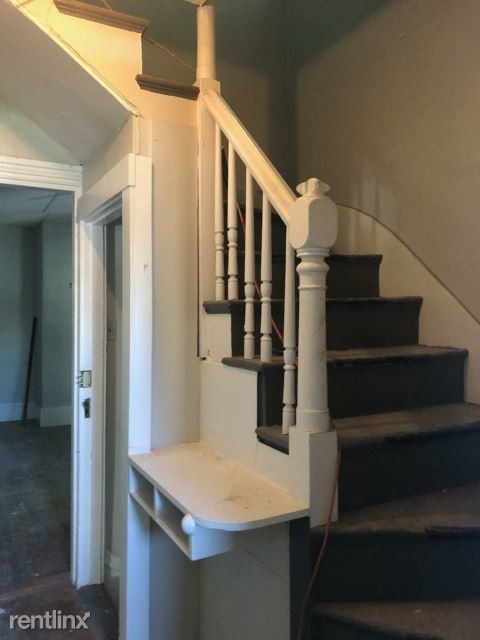 Building Photo - 82 Beacon St