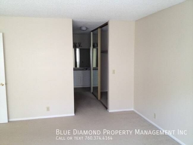 Building Photo - 2625 Pirineos Way