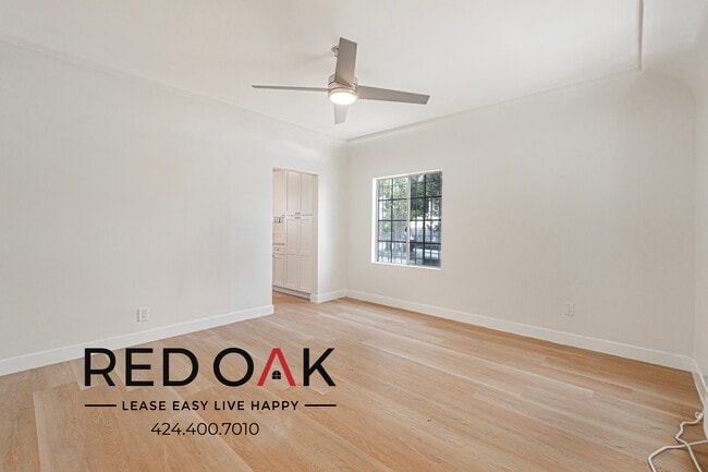 Building Photo - 632 E 82nd St