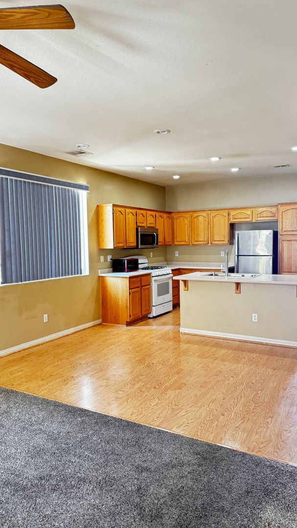 Building Photo - 8079 Palace Estate Ave