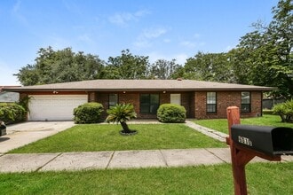 Building Photo - 6010 Hillman Dr