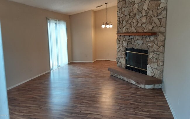 Building Photo - 10160 Geni Hill Cir N