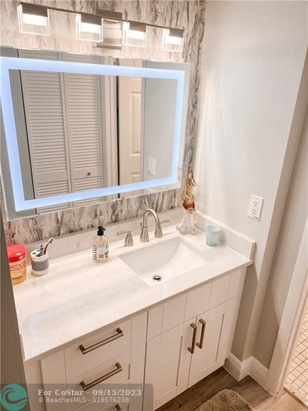 Foto principal - 5155 E Sabal Palm Blvd