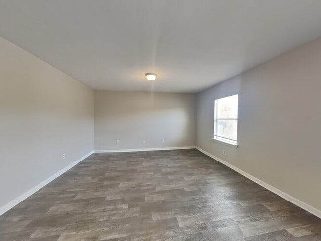 Building Photo - 116 Yorkshire Dr