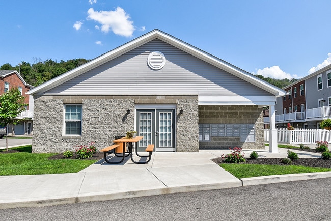 Building Photo - Labelle Greene IV