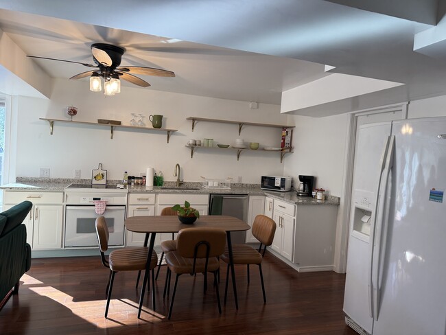 Foto del edificio - 452 Liberty Landing Dr