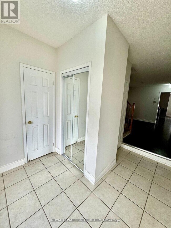 Building Photo - 5 Holroyd St