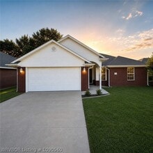 Building Photo - 6812 Red Pine