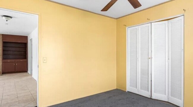 Building Photo - 43937 Halcom Ave