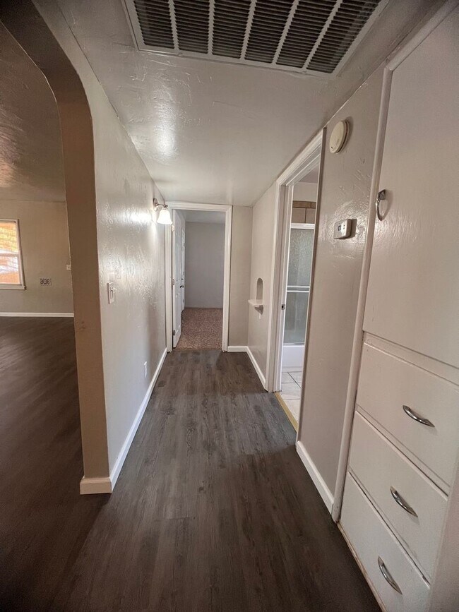 Foto del edificio - 638 N O St