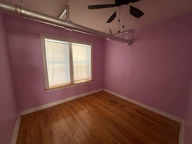 Foto del edificio - 7407 N Damen Ave