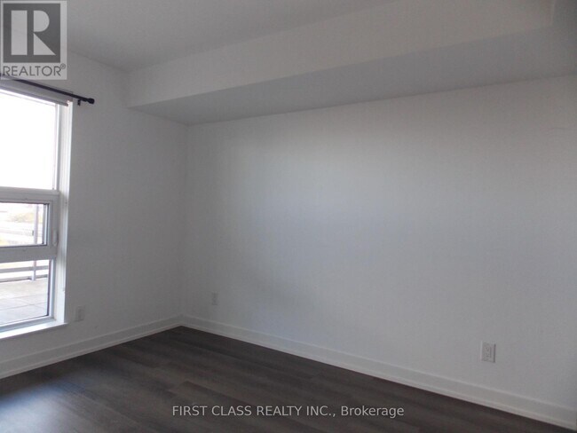 Photo du bâtiment - 160 Flemington Rd