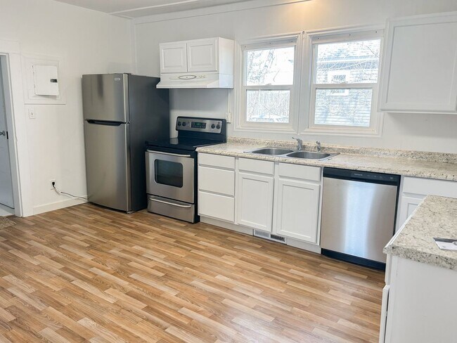 Foto del edificio - Cozy 2 bedroom 1 bath standalone home