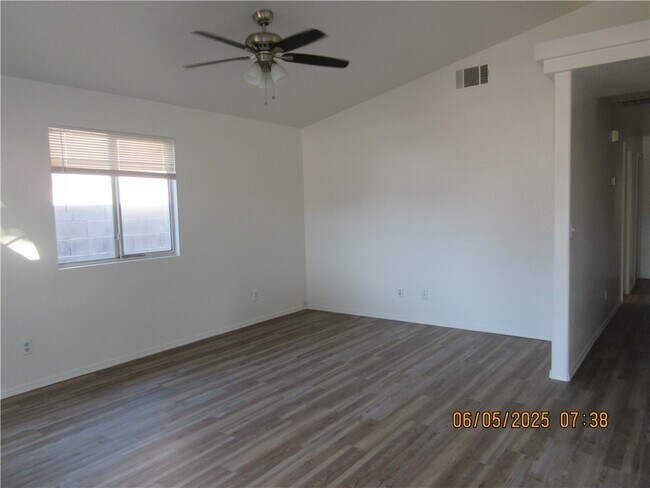 Foto del edificio - 2619 Crozier Ave