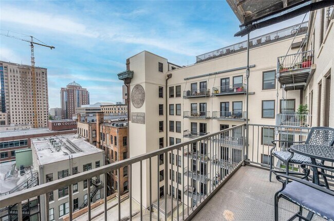 Foto del edificio - 915 Franklin St