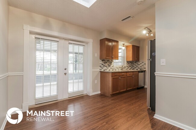 Foto del edificio - 4486 Harmony Ln