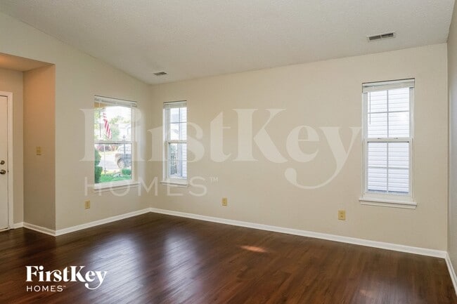 Foto del edificio - 1880 Long Lake Dr