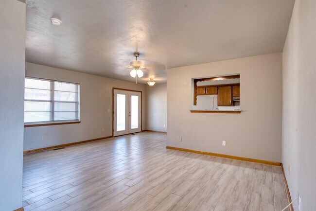 Building Photo - 303 Kimberly Ln