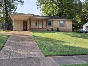 Building Photo - 2037 Durham Ave