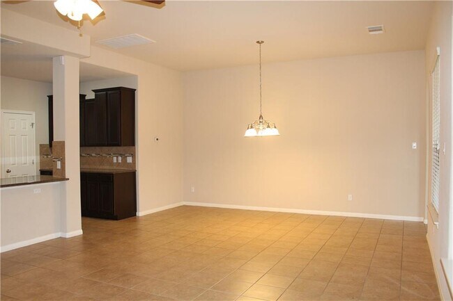 Building Photo - 130 Old Settlers Dr