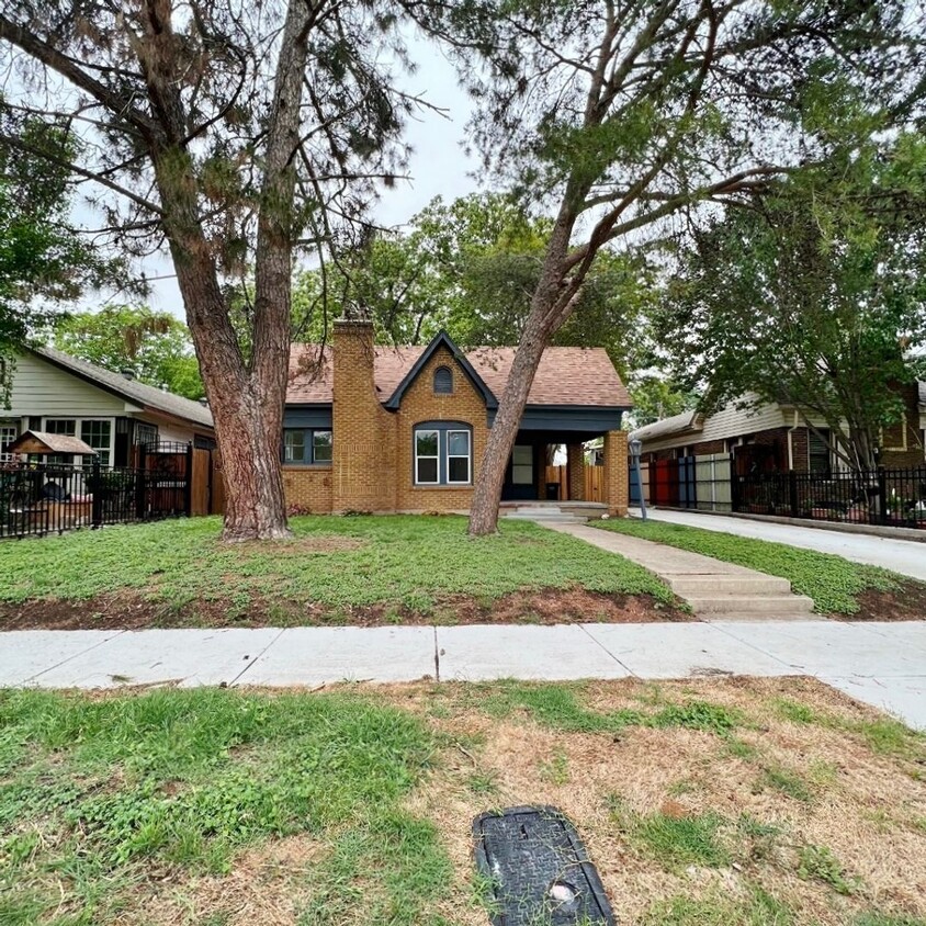 Primary Photo - Wonderfully Located and Updated 3/2 in For...