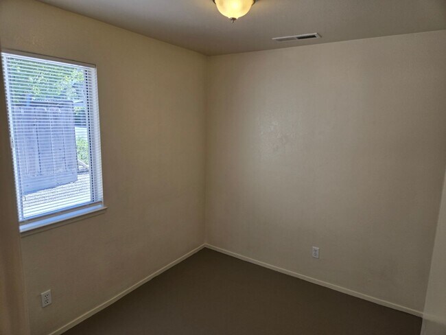 Foto del edificio - 430 N Beech St