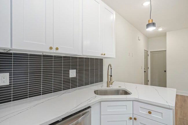 Building Photo - 1822 S 20th St