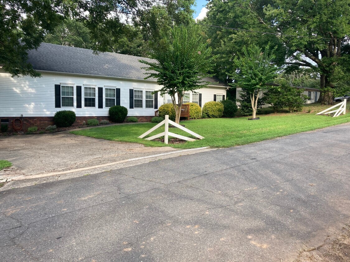 235 Green Dr SW, Concord, NC 28027 House Rental in Concord, NC