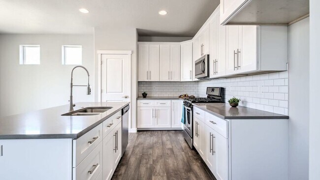 Foto del edificio - Amazing Five Bedroom Home, Bluffdale, 3300...