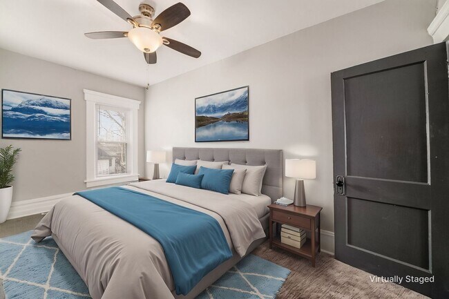 Foto del edificio - Steps from the Market: Chic 2-Bedroom Townhome in Olde Towne East