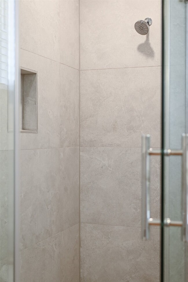 Building Photo - 7607 Victory Reserve St