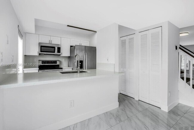 Foto del edificio - 164 Riviera Cir