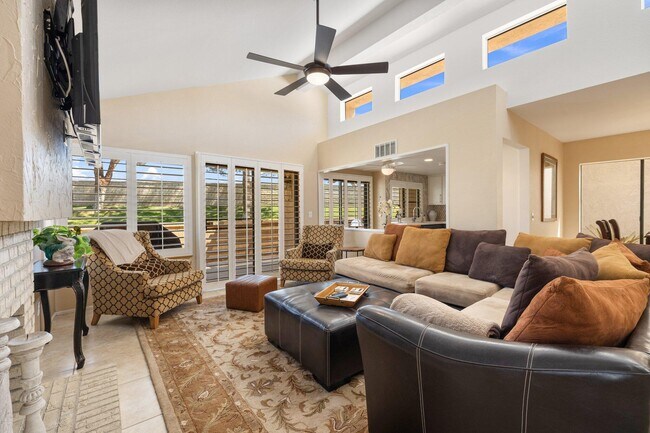Building Photo - 73750 Cll Bisque