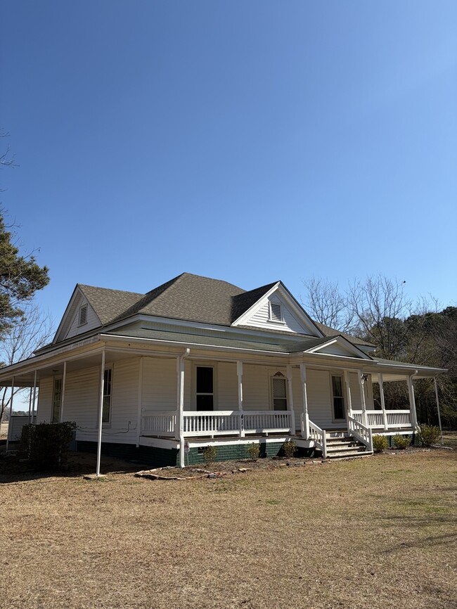 Building Photo - 411 Latham Ln