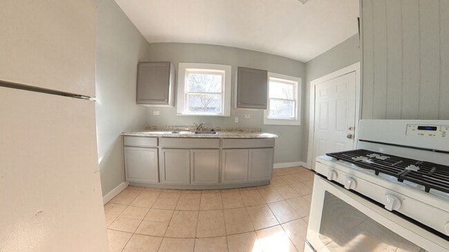 Building Photo - 540 Kayton Ave