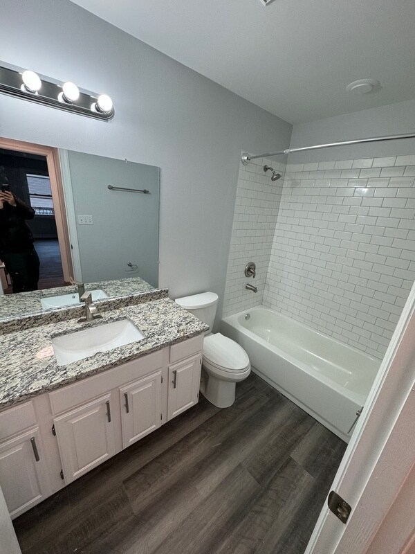 Building Photo - 232 Chesna Dr