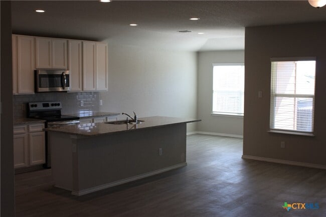 Building Photo - 233 Mossberg Wy