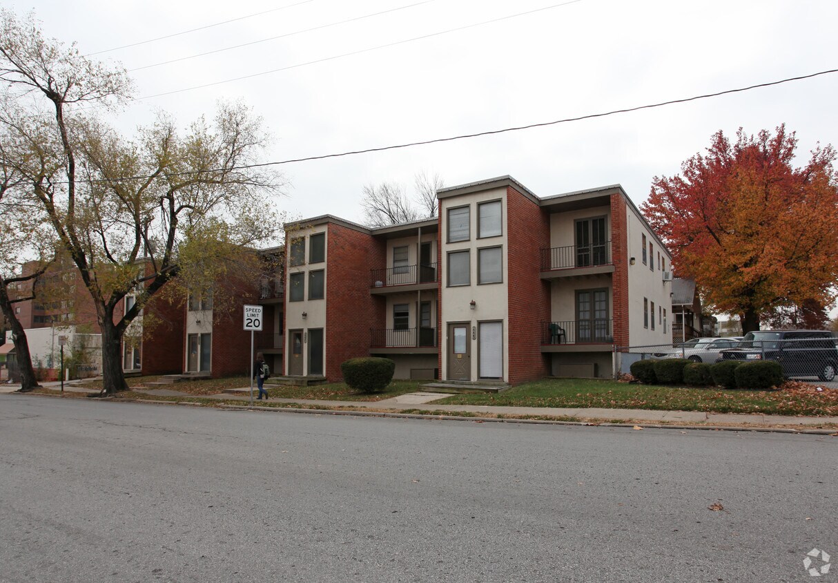 22172223 W 39th Ave, Kansas City, KS 66103 Apartments in Kansas City