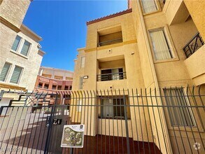 Building Photo - 270 E Flamingo Rd