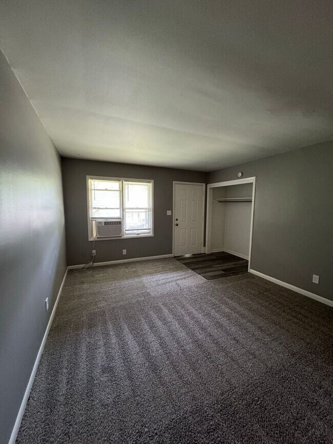 Building Photo - Renovated 1 bed 1 bath in Independence